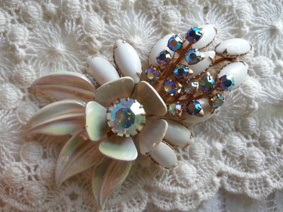 VINTAGE Floral Brooch Bridal Sash Brooch Milk Sto… - image 5