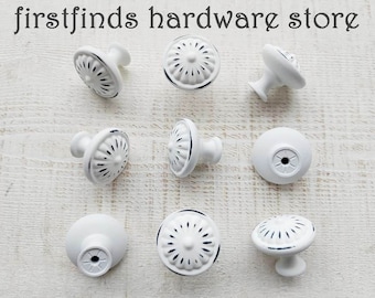 36 AVAIL> Cottage Distressed White Knobs Kitchen Cabinet Pulls Painted Shabby Chic Furniture Dresser Drawer Cupboard Door - Screws Included