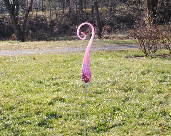 Large Swirly Garden Sculpture - Mauve