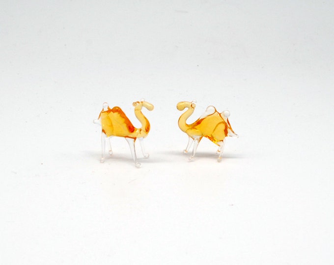 e30-00 Miniature Camel