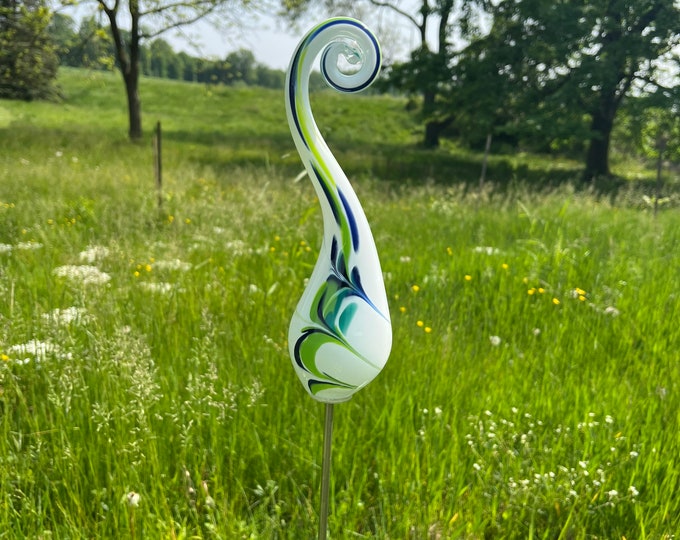 Swirly Garden Sculpture - White