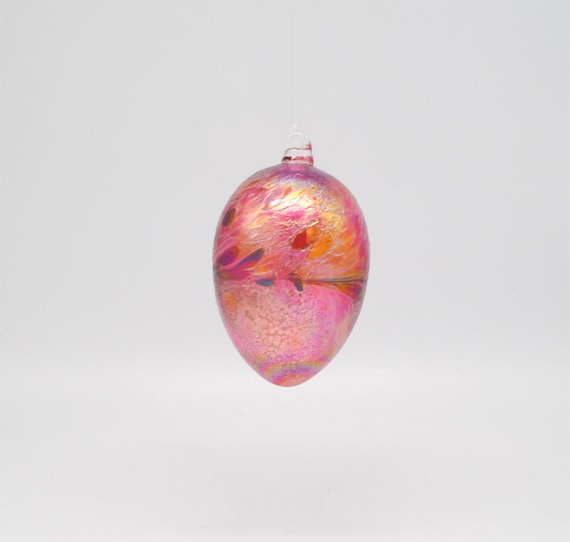 e00-69  Iridescent Egg Suncatcher - Ruby