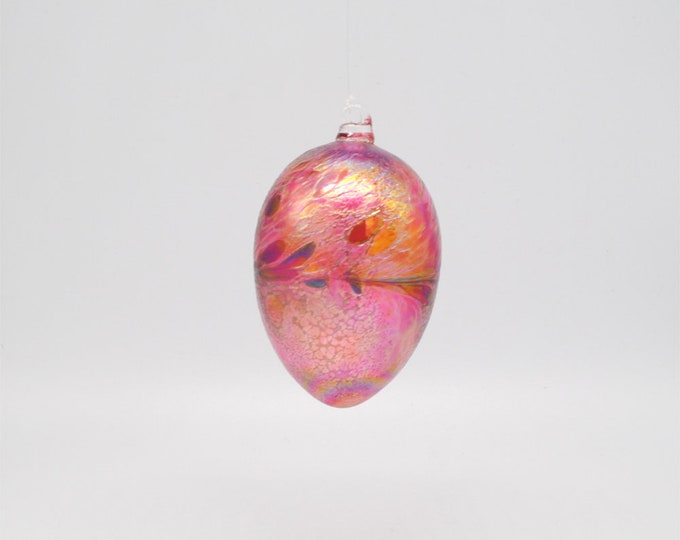 e00-69  Iridescent Egg Suncatcher - Ruby