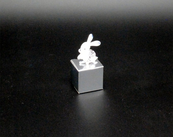e30-00 Miniature Bunny