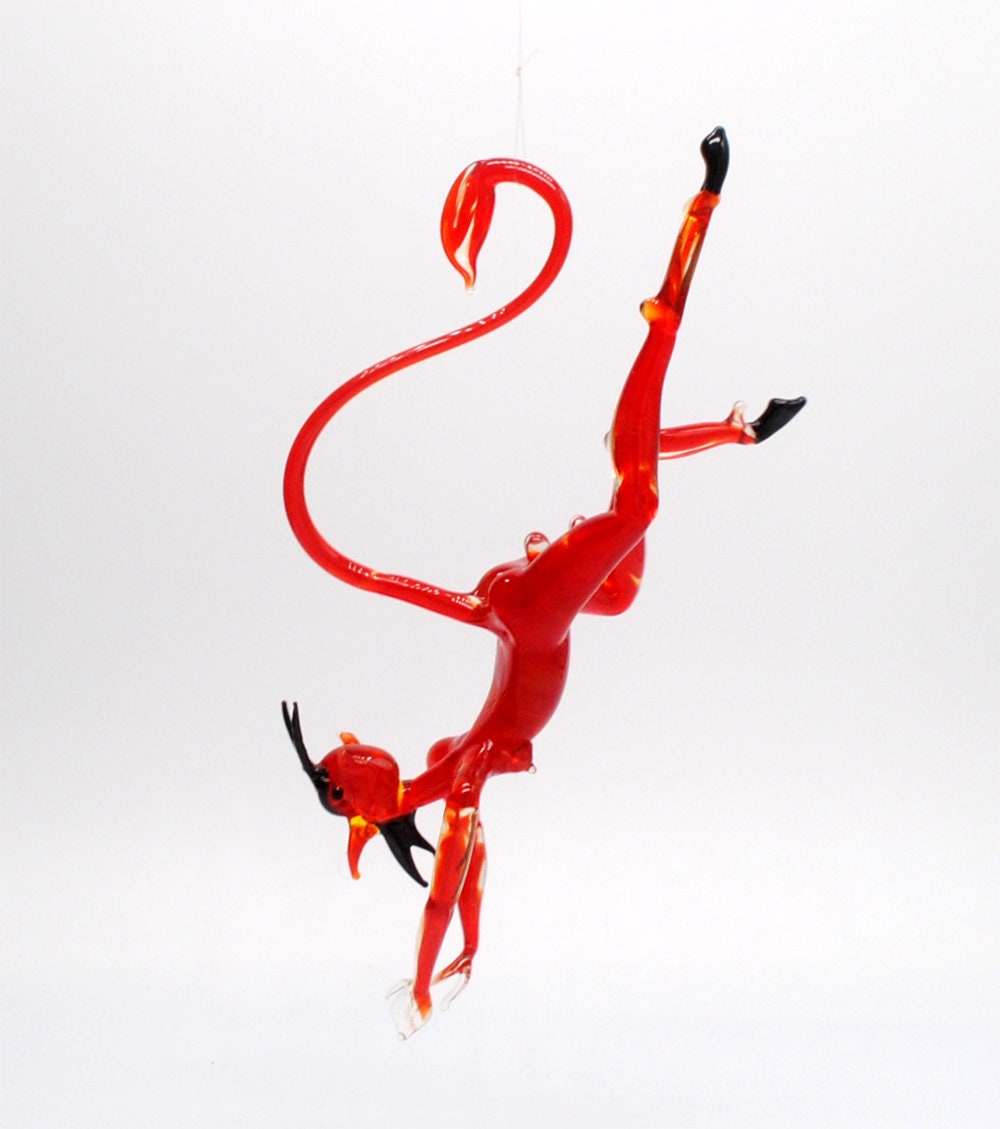 38-100 Hanging Male Devil Diving