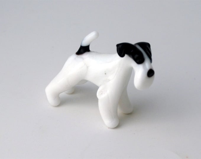 e31-10 Fox Terrier