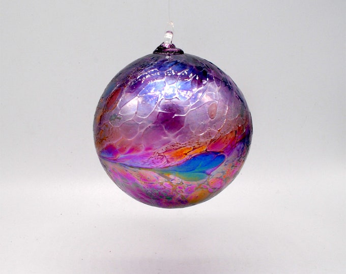 e00-62 Handblown Iridescent Ornament Purple