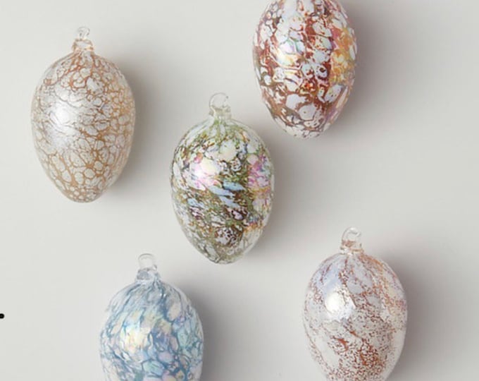 00-67  Iridescent Egg Suncatcher (One for price shown)
