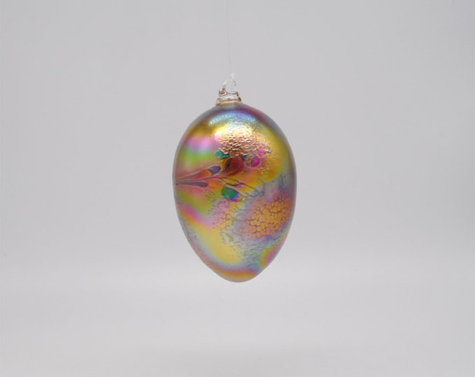 e00-69  Iridescent Egg Suncatcher - Soft Gold