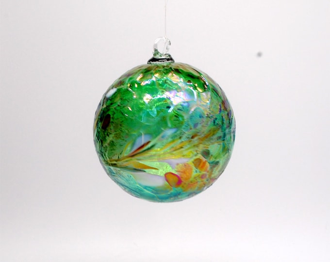 e00-62 Handblown Iridescent Ornament Emerald