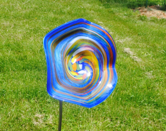 Flower Garden Sculpture - Mutiple colors to choose from