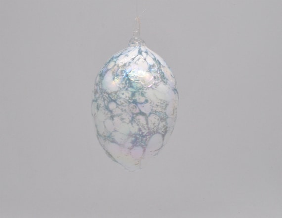 e00-69  Iridescent Egg Suncatcher - Blue Clouds