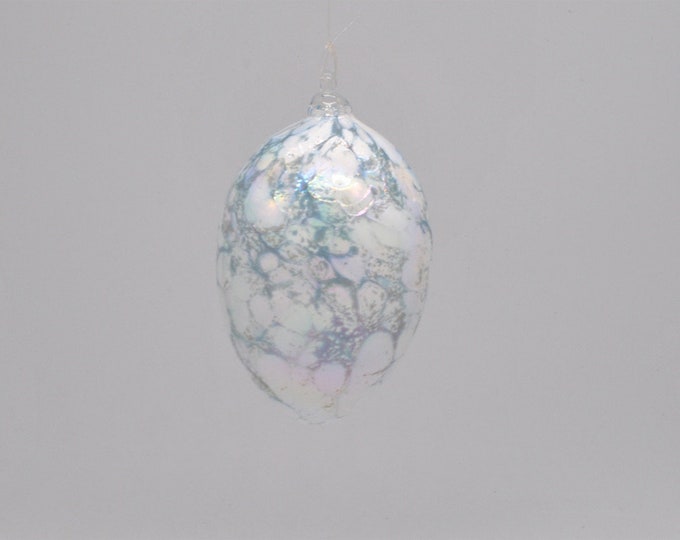 e00-69  Iridescent Egg Suncatcher - Blue Clouds