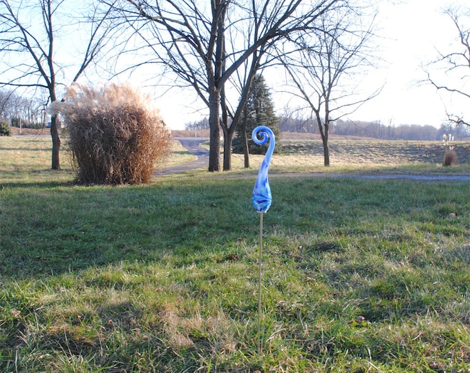 Swirly Garden Sculpture - Blue