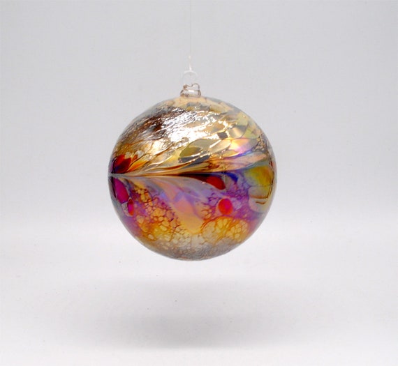 e00-62 Handblown Iridescent Ornament Opaque Beige