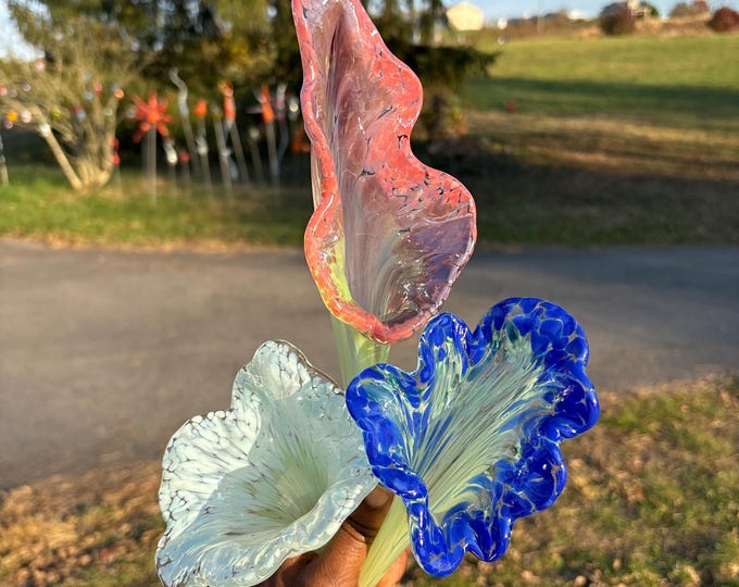Large Glass Flower (One piece for price shown)