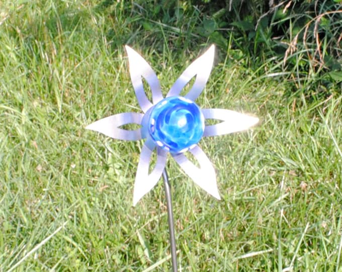 50-918 Flower Garden Sculpture - Blue