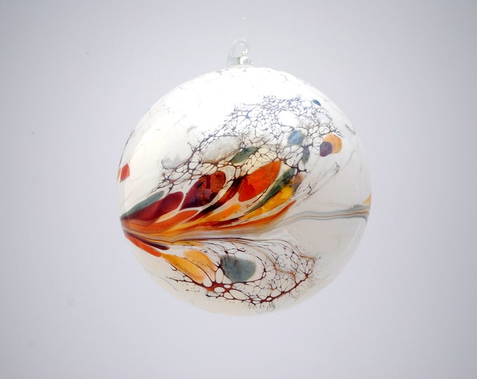 e00-62 Handblown Iridescent Ornament White