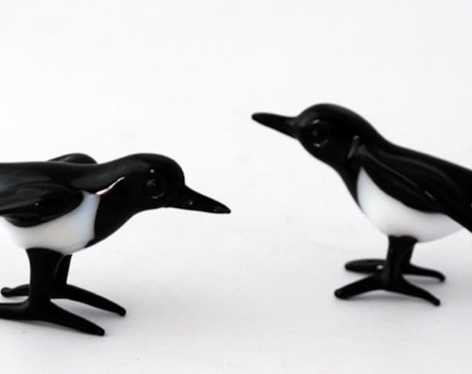 Magpie (1 piece for price shown)