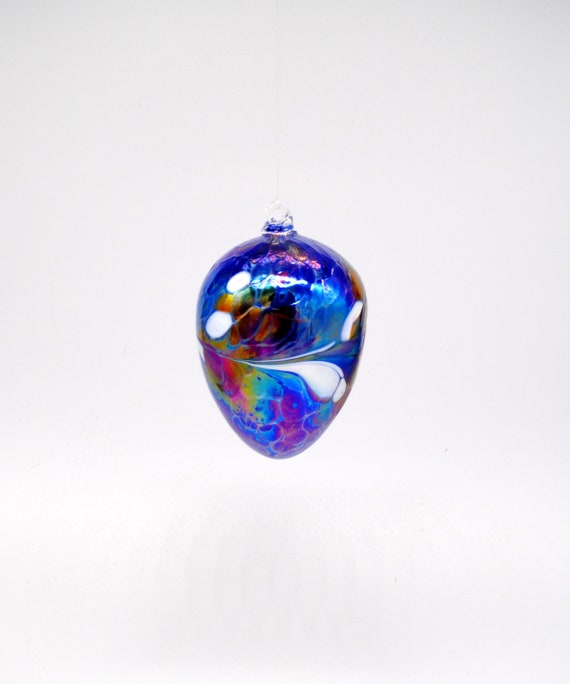 e00-69  Iridescent Egg Suncatcher - Cobalt