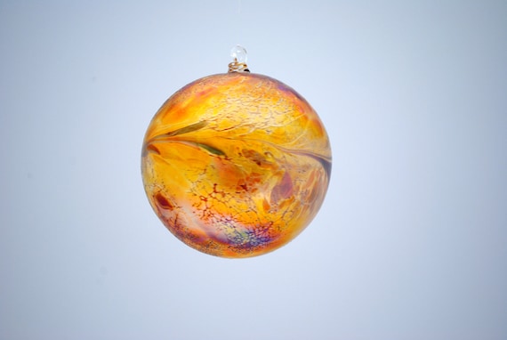 e00-62 Handblown Iridescent Gold Suncatcher