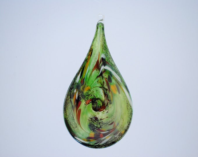 e00-66 Flat Iridescent Tear Drop Ornament Green.