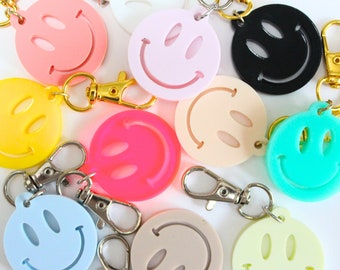 Smiley Face Keychain - Perfect Gift for Your BFF - Cute Flower Design - Trendy Acrylic Key Ring - Neon Pink