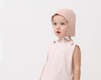 Baby girl bonnet Linen bonnet Baby sun bonnet Reversible bonnet with lace trim Toddler bonnet Baby sun hat