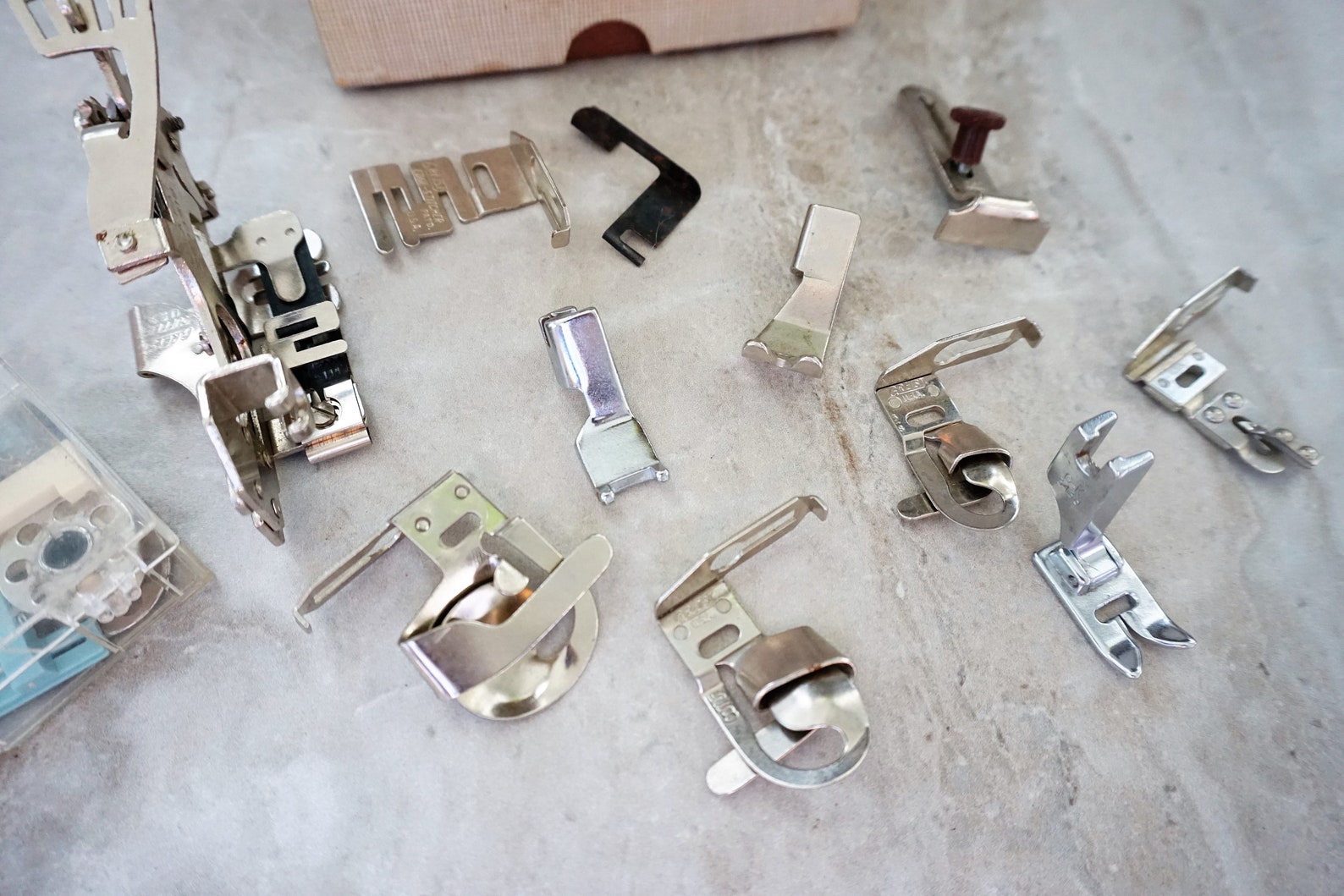 KENMORE Sewing machine Attachments feet and Folders Set | Etsy