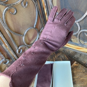 Embroidered FOWNES Nylon brown chocolate Beautiful Ladies vintage 50s 60s elegant gloves - Costume evening wear - OS