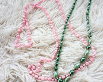 VTG LONG 2 pieces single Strand Pink and Green Marbled plastic lucite necklaces