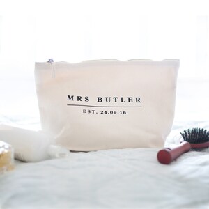 Personalised Custom Mrs Wash Bag, Wedding Date Wash Bag, Bride Wash Bag, Married Name Wash Bag,  Wedding Gift, Honeymoon Gift, Make Up Bag