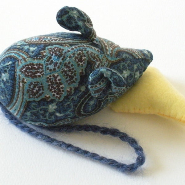 Mouse Pincushion - Etsy