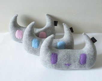 Peluche gufo in pile grigio – Set di 3 ricamati kawaii