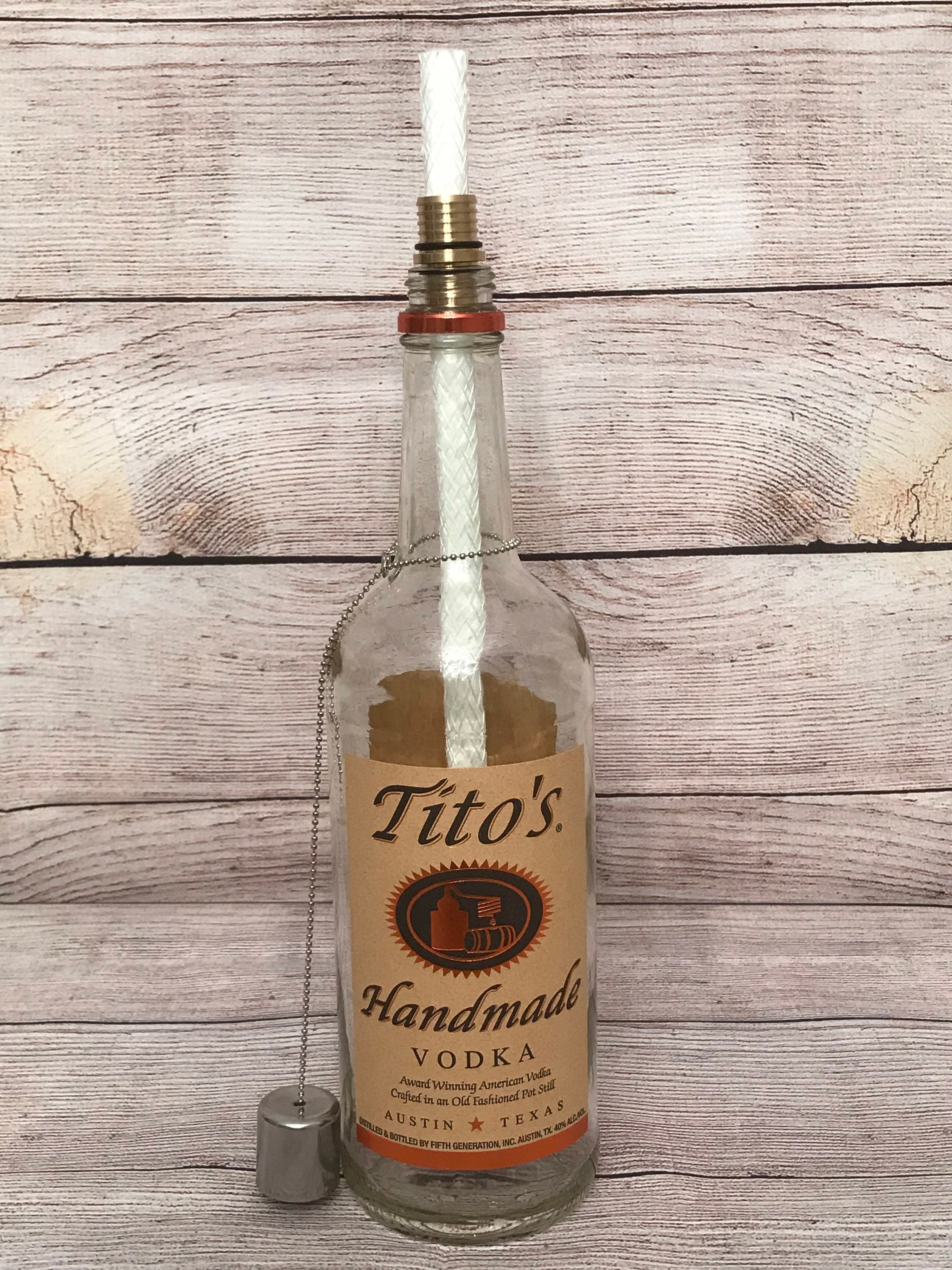 Bomba de licor Vodka hecha a mano de Tito Tiki Torch Lámpara | Etsy