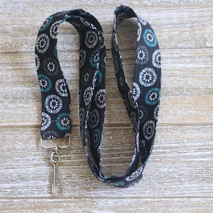 Schwarze Blumen Schlüsselband, Schlüsselband, Lehrer Schlüsselband, Krankenschwester Schlüsselband, Ausweishalter Schlüsselband, Geschenke für Frauen, Schlüsselband, Accessoire