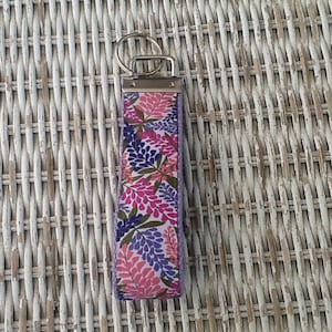 Lilac Flower Keychain - Best Teacher Gift - Wristlet Keychain - Keychains for Women - Flower Key Fob - Gifts for Women - Accessories