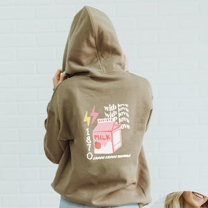 Koszulka Kappa, KKG, koszulka Kappa Kappa Gamma, koszulka stowarzyszenia studenckiego, prezenty na szybko, dzień licytacji, prezenty na szybko, koszulka grecka, stowarzyszenie studenckie, koszulki z dużymi, małymi odsłoniętymi napisami