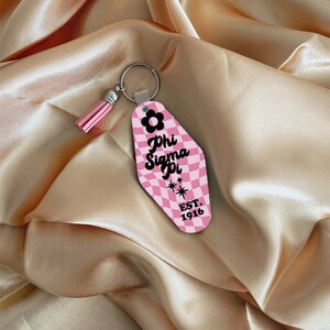 Phi Sigma Pi-sleutelhanger, sleutelhanger studentenclub, werving, grote kleine onthulling, aangepast cadeau studentenvereniging, motelsleutelhanger, sleutelhanger aangepaste, bieddag