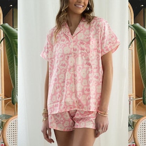 Alpha Phi, sorority pajamas, Alpha Phi gift box, Alpha Phi pajamas, bid day, sorority gift bag, sorority gift, satin pajamas, sorority pjs