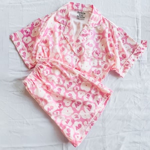 Alpha Phi, sorority pajamas, Alpha Phi merch, Alpha Phi tee, bid day, sorority gift basket, sorority gift, satin pajamas, sorority pjs