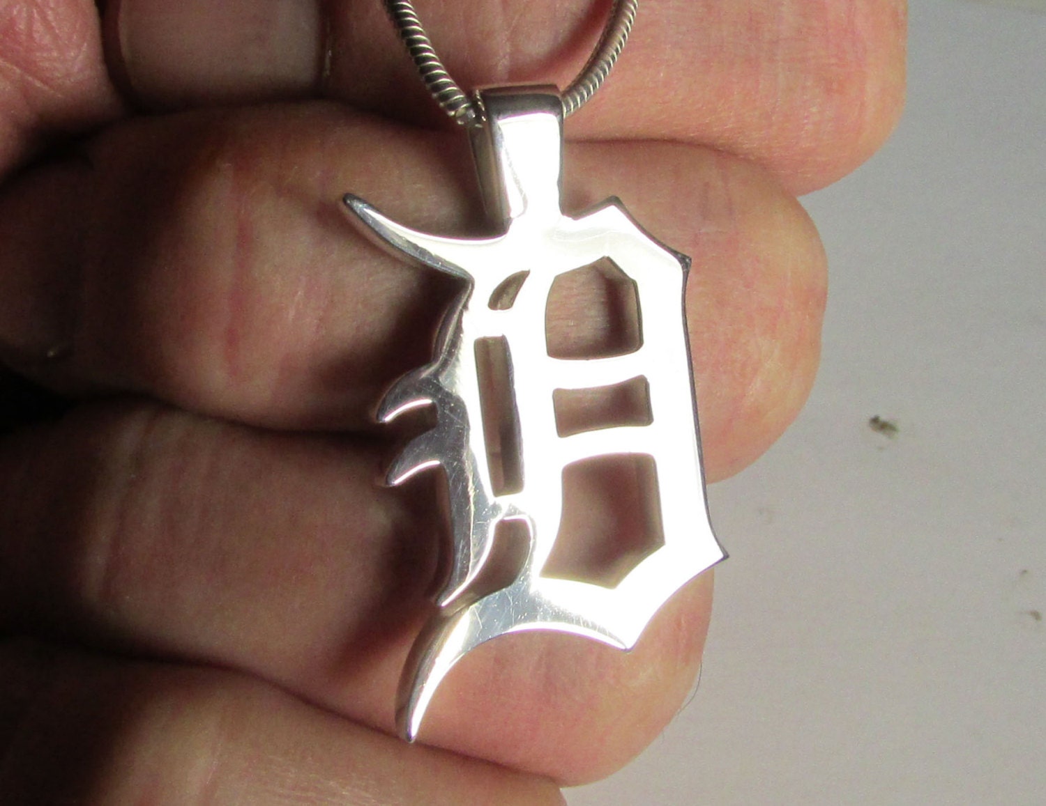 Old English d Pendant .925 Silver 7.5 