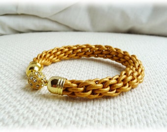 Goldenes Armband