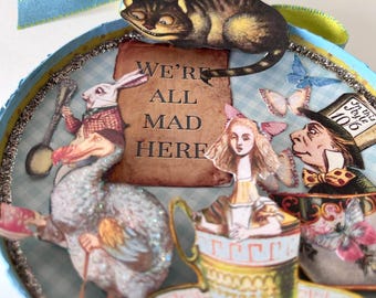 Enfeite de papel artesanal da Alice no País das Maravilhas, Festa do Chá Maluca.
