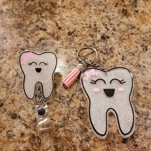 Tooth Keychain/ToothBadge Reel/ID Badge Holder/Medical Badge Reel/Dentist/Orthodontist/Dental Gift/Dental Hygienist Badge Holder/Retractable