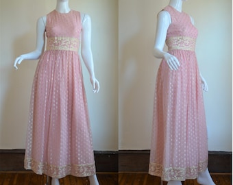 1960s Carlye Pink Chiffon & Metallic Gold Gown Bust 34"