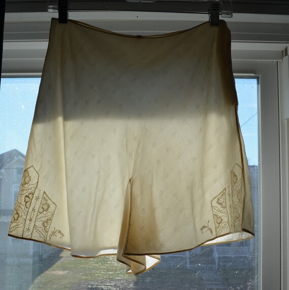 Beautiful 1930s Cream Silk Couture Custom Embroide