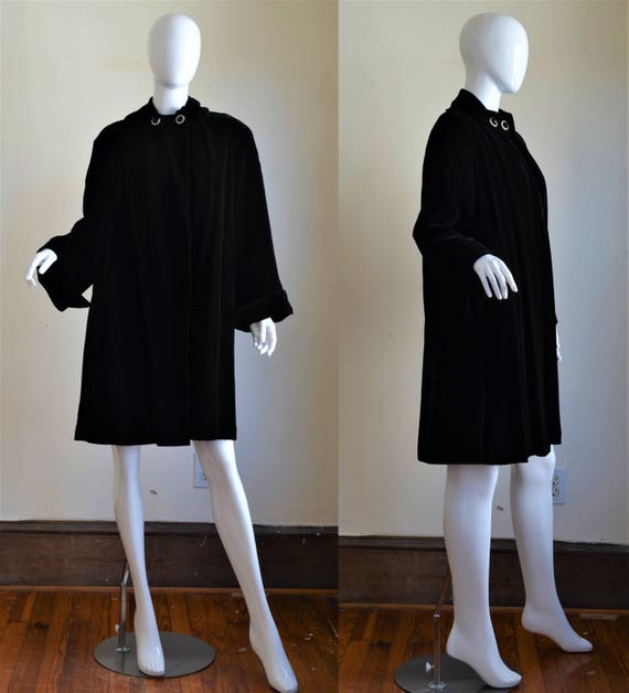 1940s Black Silk Velvet Evening Coat with Collar D