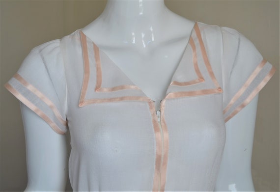 1970s Albert Nipon White Linen and Pink Satin Rib… - image 2