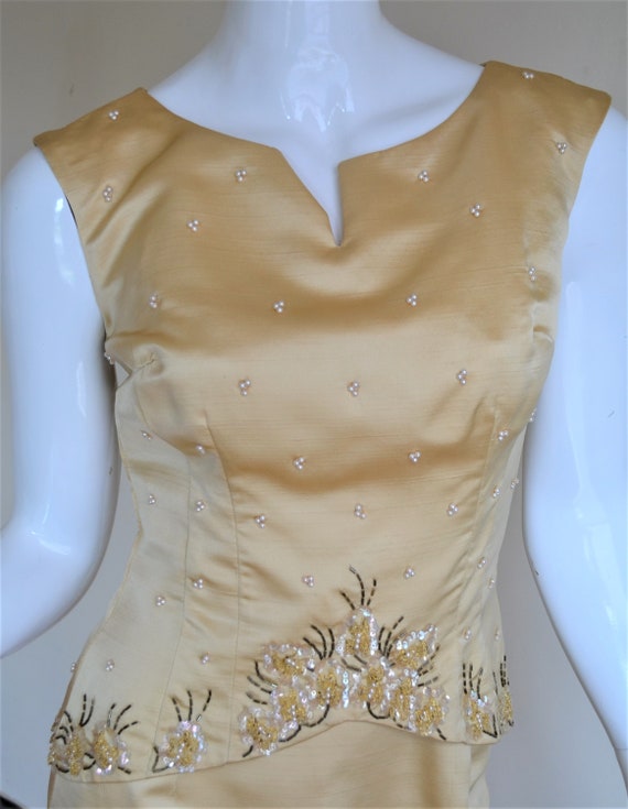 Early 1960s Gold Silk Beaded & Sequined Hourglass… - image 2